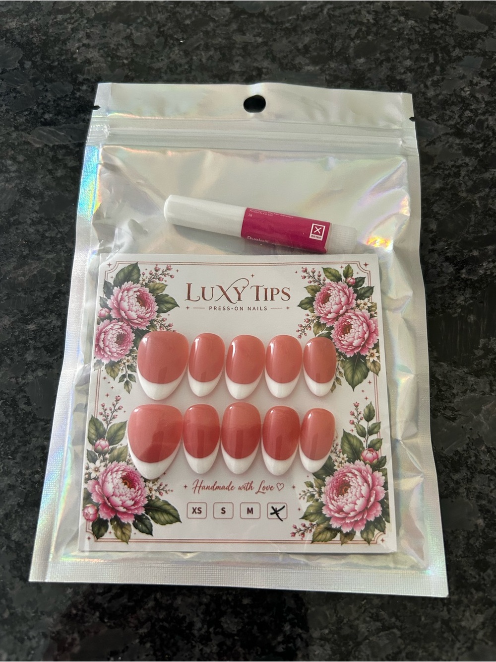 Luxy TipsPress-On Nails in Coral Peach with White French Tip